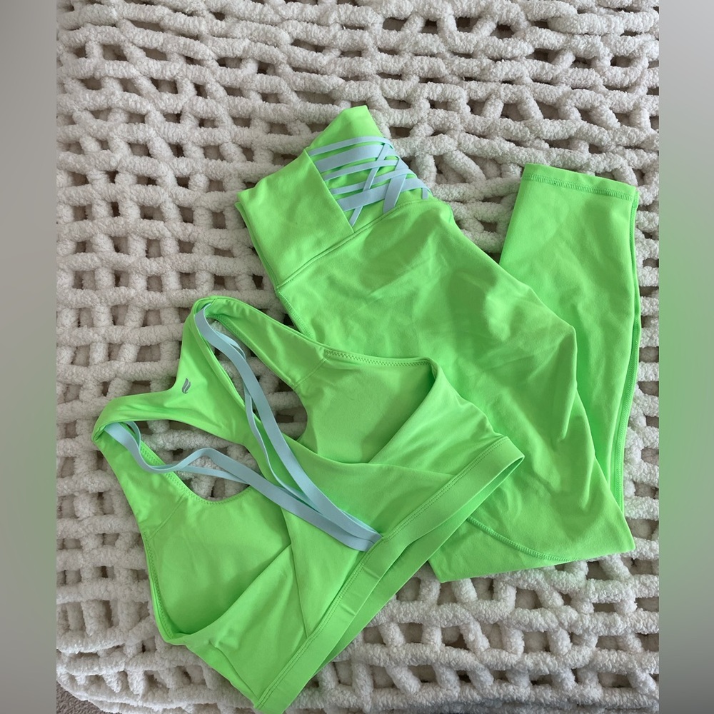 Fabletics Lime Green set